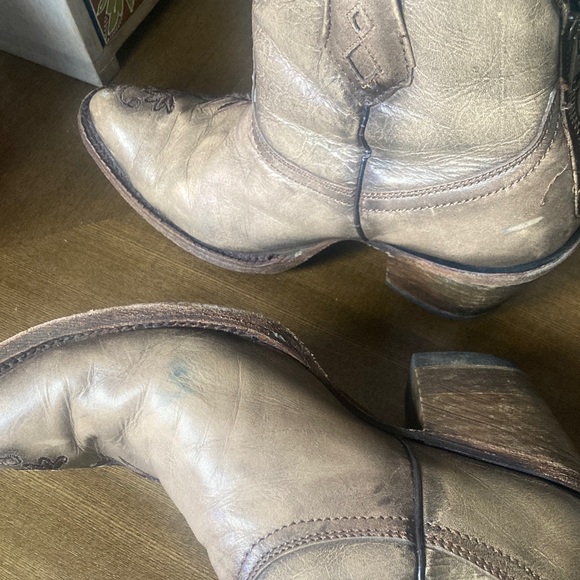 Corral Vintage Cowgirl- light brown/tan Embroidered Ankle Booties - Picture 5 of 10